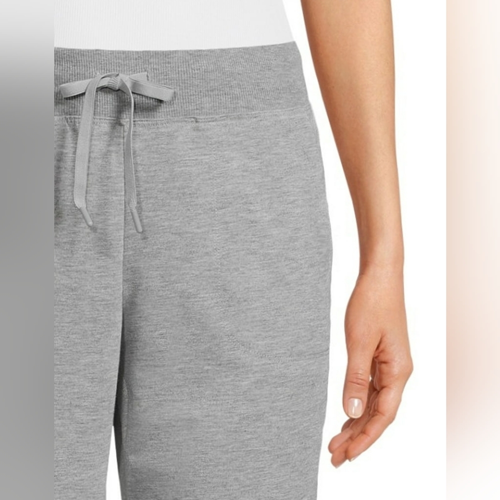 Nwt Athletic Works Women’s Bermuda Grey Shorts Sz L 12-14 - Picture 3 of 5